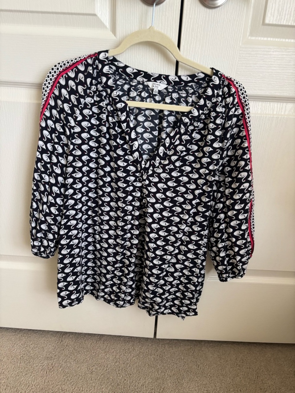 crown & ivy Black and White Swan Print Blouse with Pink Trim